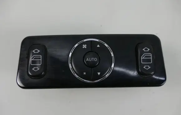 Mercedes-Benz ML W163 Electric window control switch A1638200526