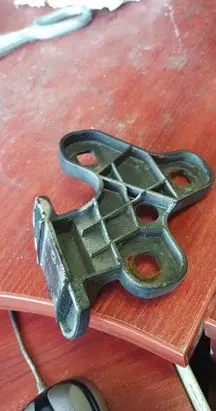 BMW 7 E38 Front bumper mounting bracket 8230513