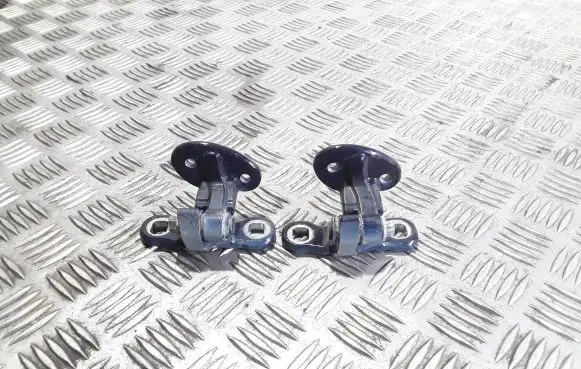 Rear door hinge set