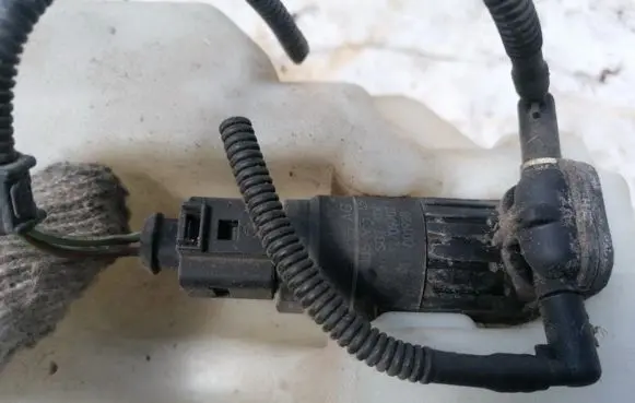 Windscreen/windshield washer pump