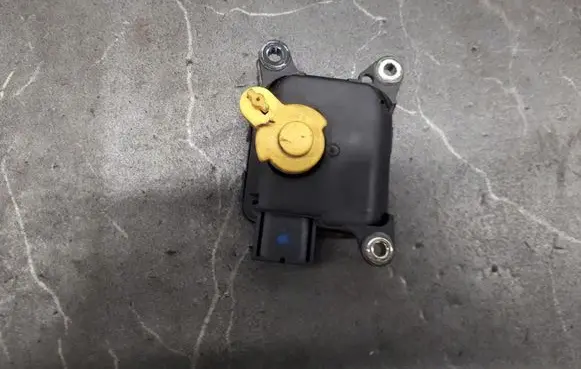 Audi A3 S3 8L A/C air flow flap actuator/motor 0132801117