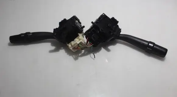 Toyota Avensis T250 Light switch