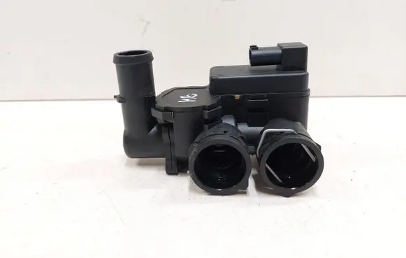 Mercedes-Benz E W211 Coolant heater control valve A2118320584