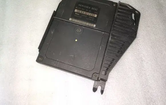 Mercedes-Benz E W210 Comfort/convenience module 2108203826
