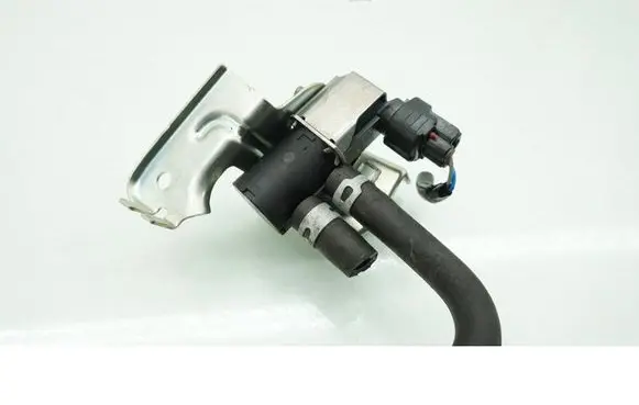 Suzuki Swift IV Vacuum valve 