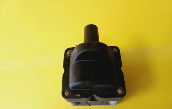 Volkswagen Polo II 86C 2F High voltage ignition coil 6N0905104