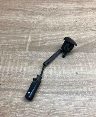 BMW 5 E60 E61 Windshield washer spray nozzle 7132969