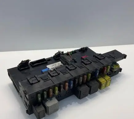 Mercedes-Benz E W211 SAM control unit 2115459301 5DK00804729 A2115459301