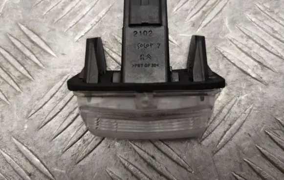 Peugeot Traveller Number plate light I090084