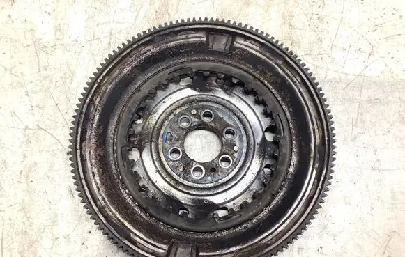 Volkswagen PASSAT B6 Flywheel 03C105266E
