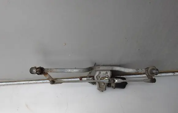 Renault Clio II Front wiper linkage and motor 8200284711 00445