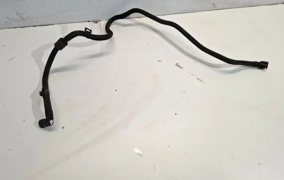 Coolant pipe/hose