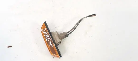 Front fender indicator light