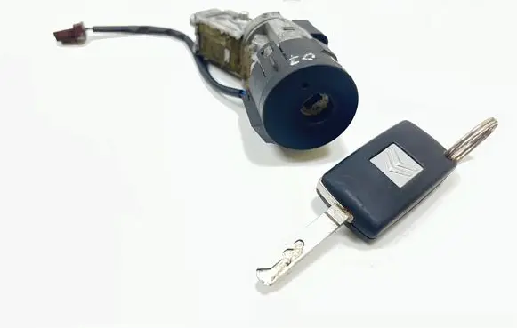 Citroen C4 I Ignition lock 9663123380 N0502455
