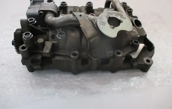 Volkswagen PASSAT B6 Oil pump 03G103537B 03G103535B CBA