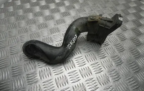 Ford Focus Air intake hose/pipe BV619C679BC VD16807