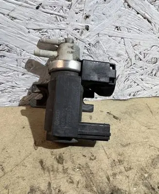 Audi A4 S4 B6 8E 8H Turbo solenoid valve 8E0906627