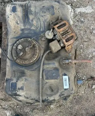 Toyota Prius (NHW20) Fuel tank 