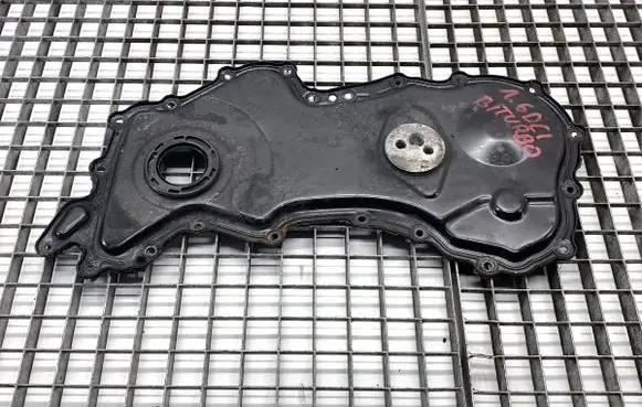 Renault Trafic III (X82) Timing chain cover 135027147R