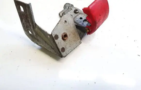 Volvo S40, V40 Engine bonnet (hood) release handle