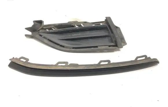 Volkswagen Golf VII Front bumper lower grill