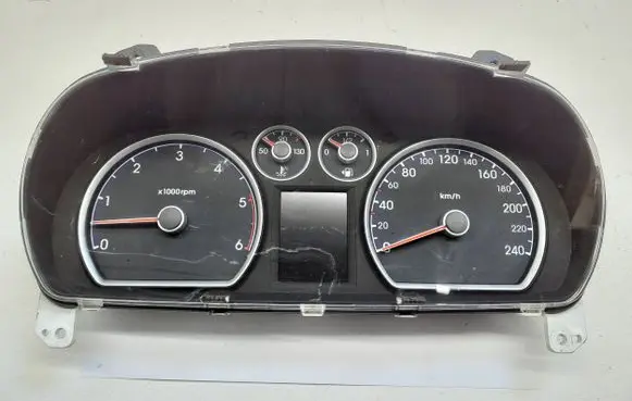 Hyundai i30 Speedometer (instrument cluster) 940032R200 11001335101U