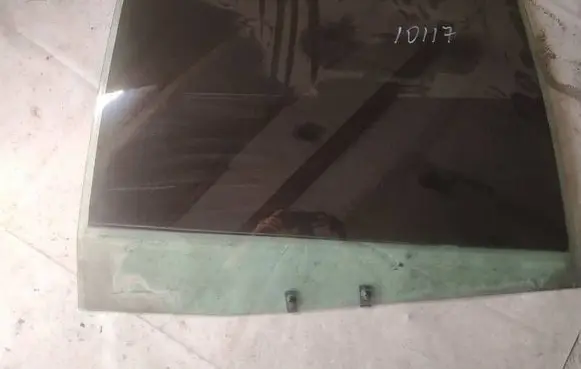 Peugeot 807 Rear door window glass as2