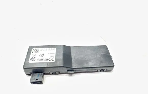 Opel Astra J Door central lock control unit/module 13503204 B32044Z0018016V F00HJ00491