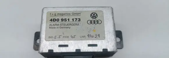 Audi A8 S8 D2 4D Alarm control unit/module 4D0951173