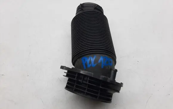 Skoda Octavia Mk2 (1Z) Air intake hose/pipe 1K0129684AN