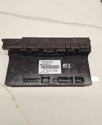Mercedes-Benz C W203 Fuse module 2035453701 5DK00848643