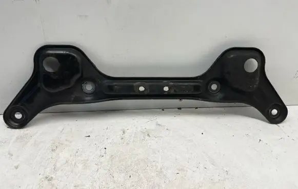 Mercedes-Benz C W204 Steering rack mounting bracket A2046280011