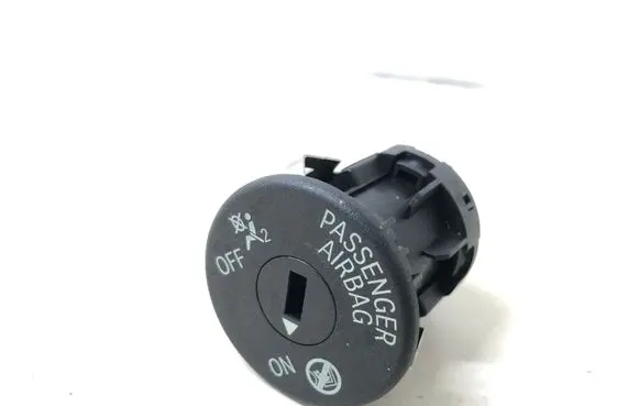 Passenger airbag on/off switch