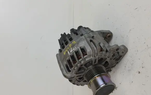 Volkswagen Golf VII Generator/alternator 04E903015A 2715542C