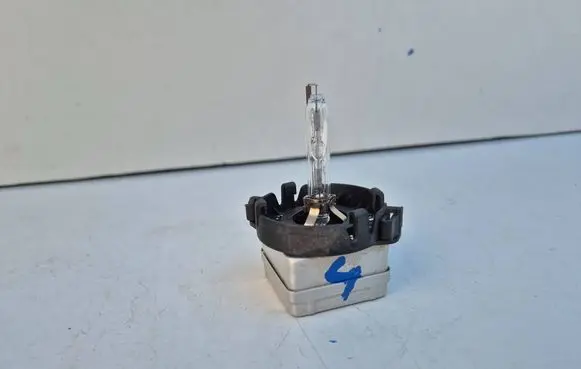 Mercedes-Benz G W461 W463 1st Gen Xenon bulb 66140 04V43339