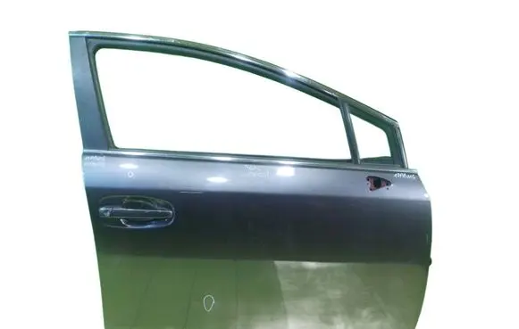 Toyota Avensis T270 Front door PRZOD PRAWE