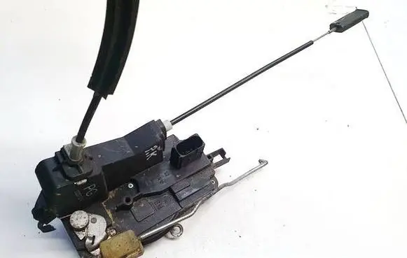 Opel Signum Front door lock 13201311