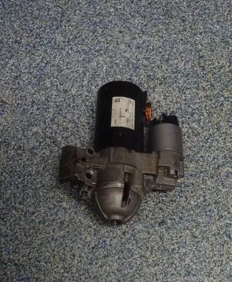 BMW 5 G30 G31 Starter motor 8589891