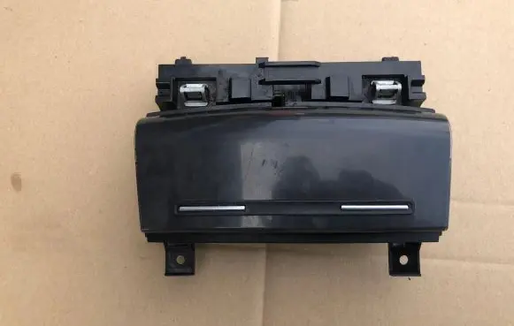 Audi A3 S3 8P Ashtray (front) 8P0857951