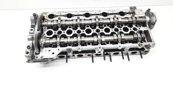 Volvo XC70 Engine head 30731988 30731132 30677509