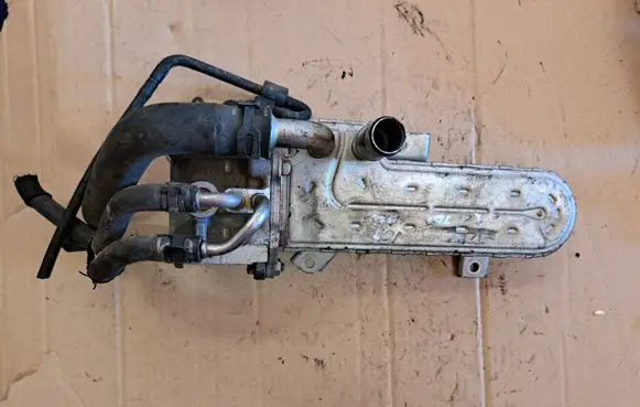 Audi A3 S3 8P EGR valve cooler 038131513AD 3218275