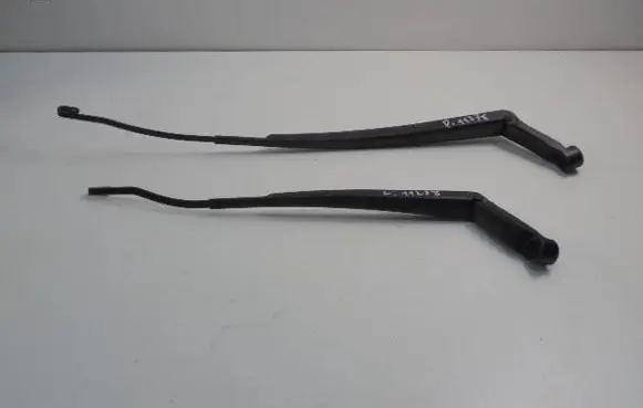 Toyota Yaris Front wiper blade arm