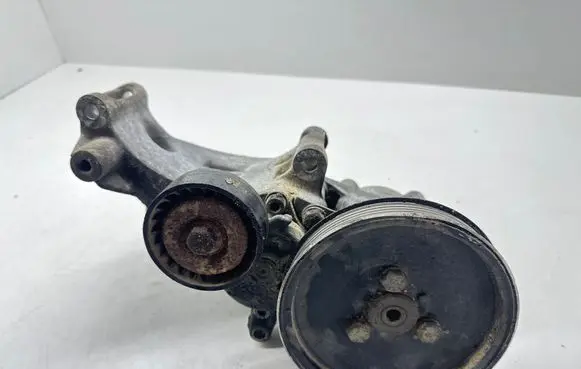 BMW 5 E34 Power steering pump 11127