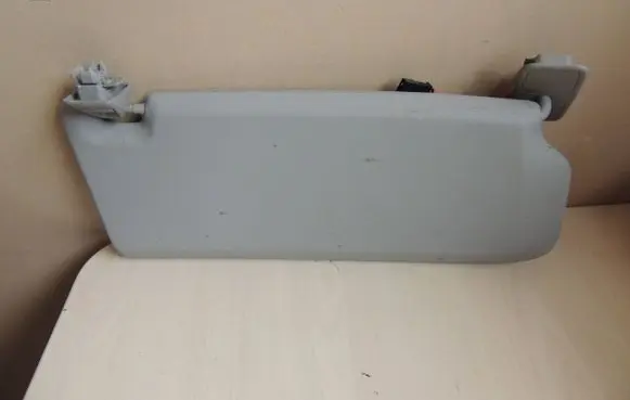 Volvo V50 Sun visor