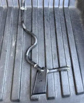 Volvo V60 Engine coolant pipe/hose 32339863