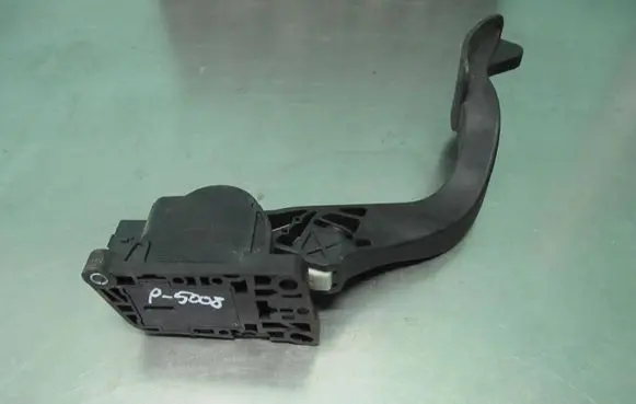 Peugeot 5008 Accelerator throttle pedal 9671416880 0280755167