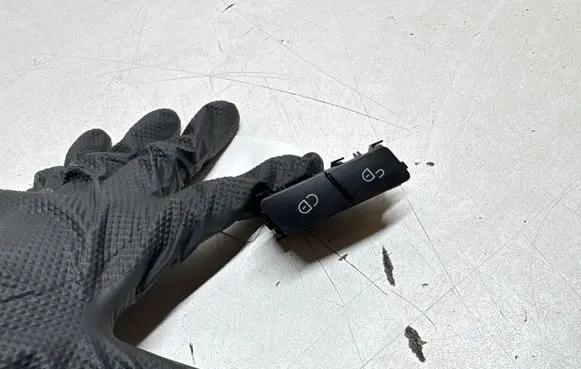 Mercedes-Benz ML W166 Central locking switch button A2049058502