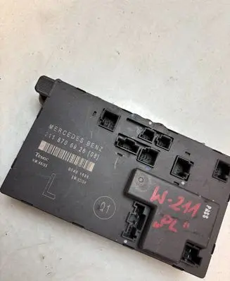Mercedes-Benz E W211 Door control unit/module 2118706926 00401696
