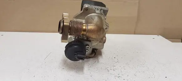 BMW 5 F10 F11 EGR valve cooler 847699301