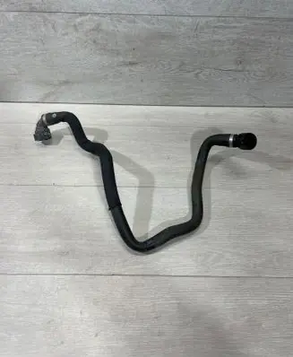 Engine coolant pipe/hose